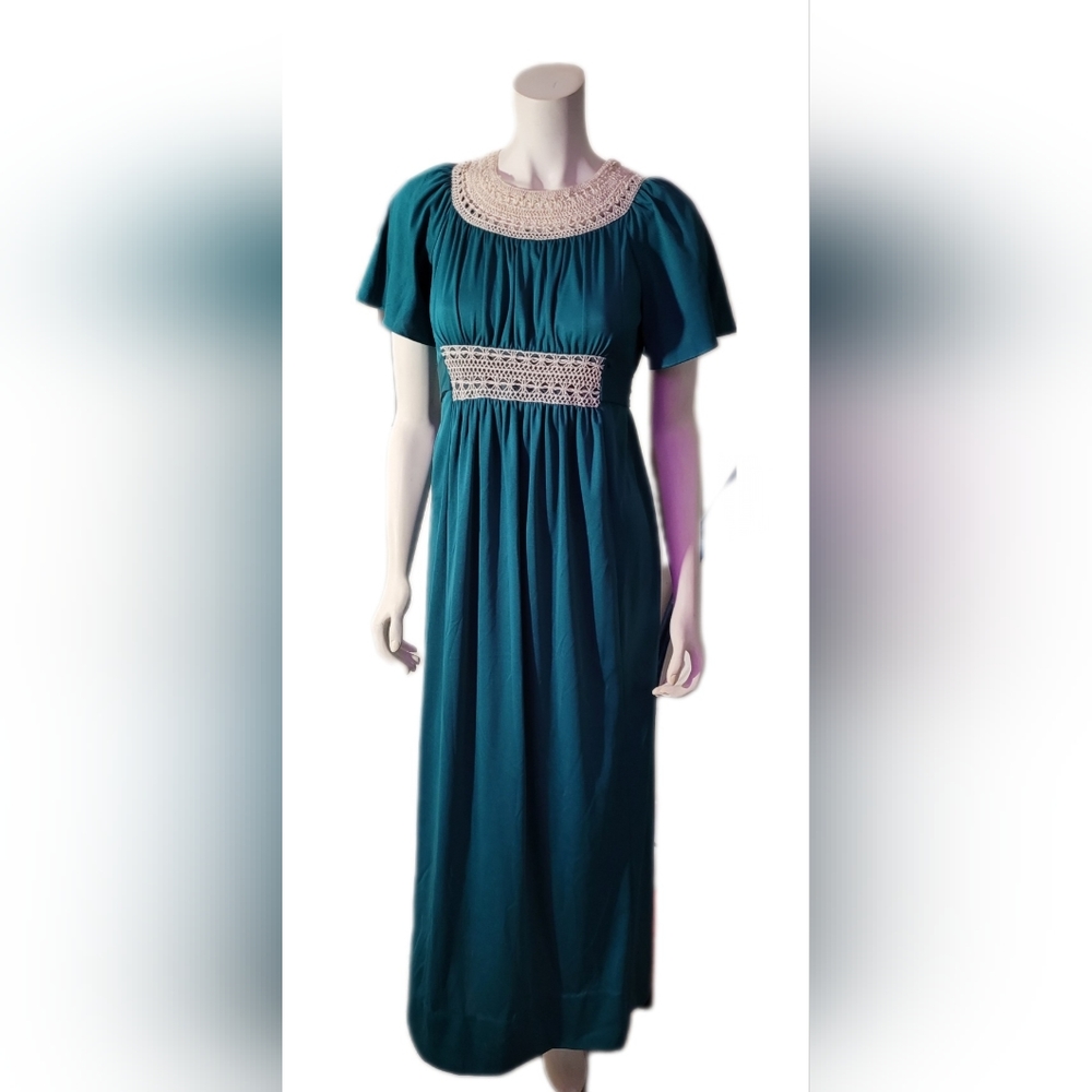 70's Penny's Green Peasant dress with crochet detail
